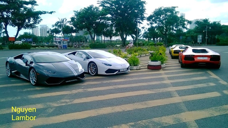 Dan sieu xe Lamborghini tram ty tren pho Sai Gon